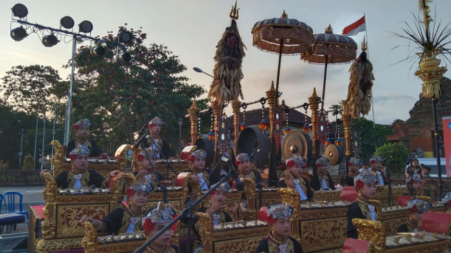 Menuju PKB 2026: Sekaa Gong Kebyar Anak-Anak Candra Nirwana Desa Pikat Pukau Panggung Semarapura Festival